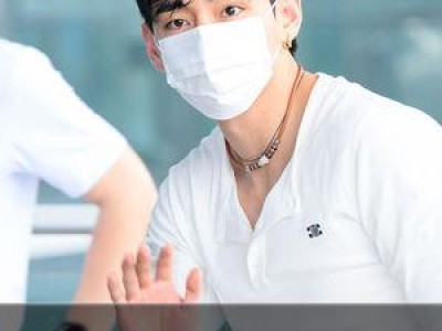 뷔가 내년 앨범 준비 중인 근황 공개해 화제