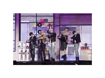 투모로우바이투게더 7년 만에 전원 재계약 확정